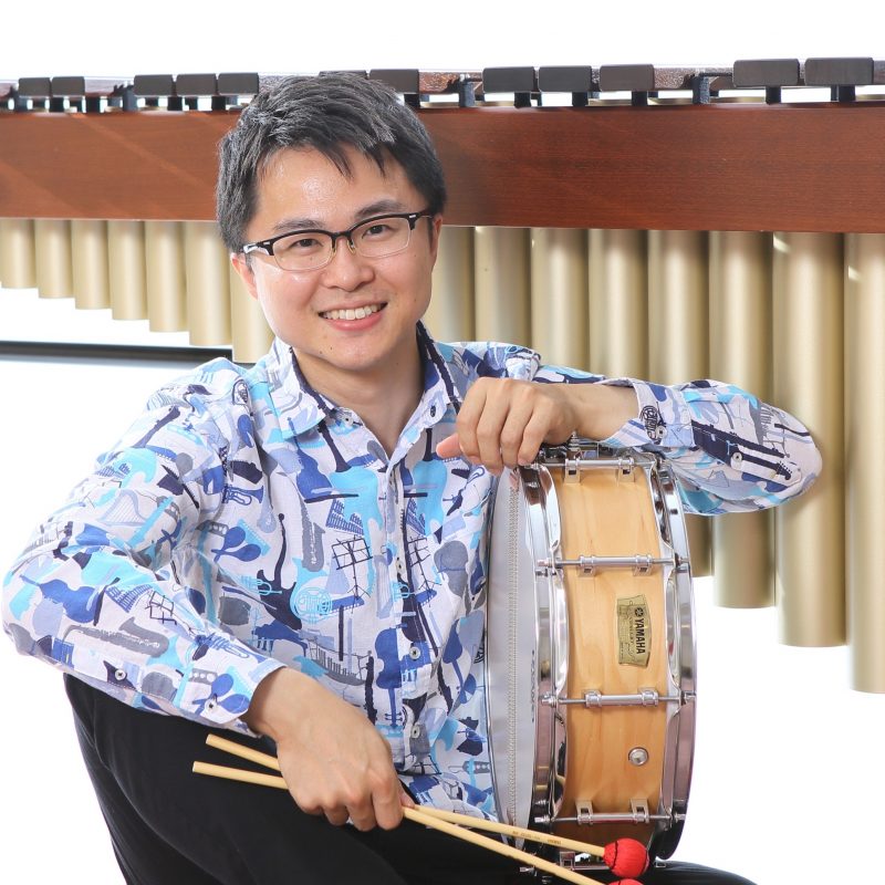 初鹿野翔　(パーカッション)